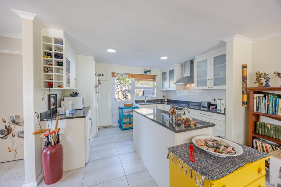 2 Bedroom Property for Sale in Lakeside Western Cape
